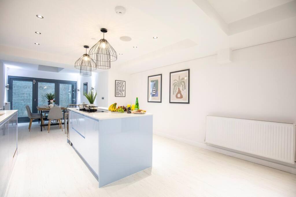 Central Townhouse With Roof Terrace Manchester Eksteriør bilde